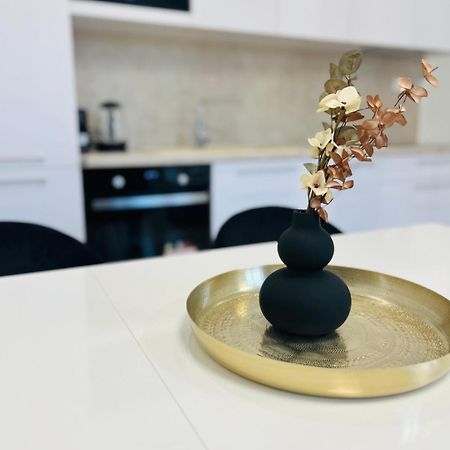 Apartment Riviera Centrum, Private Parking And Smart Check In 班斯卡-比斯特里察 外观 照片
