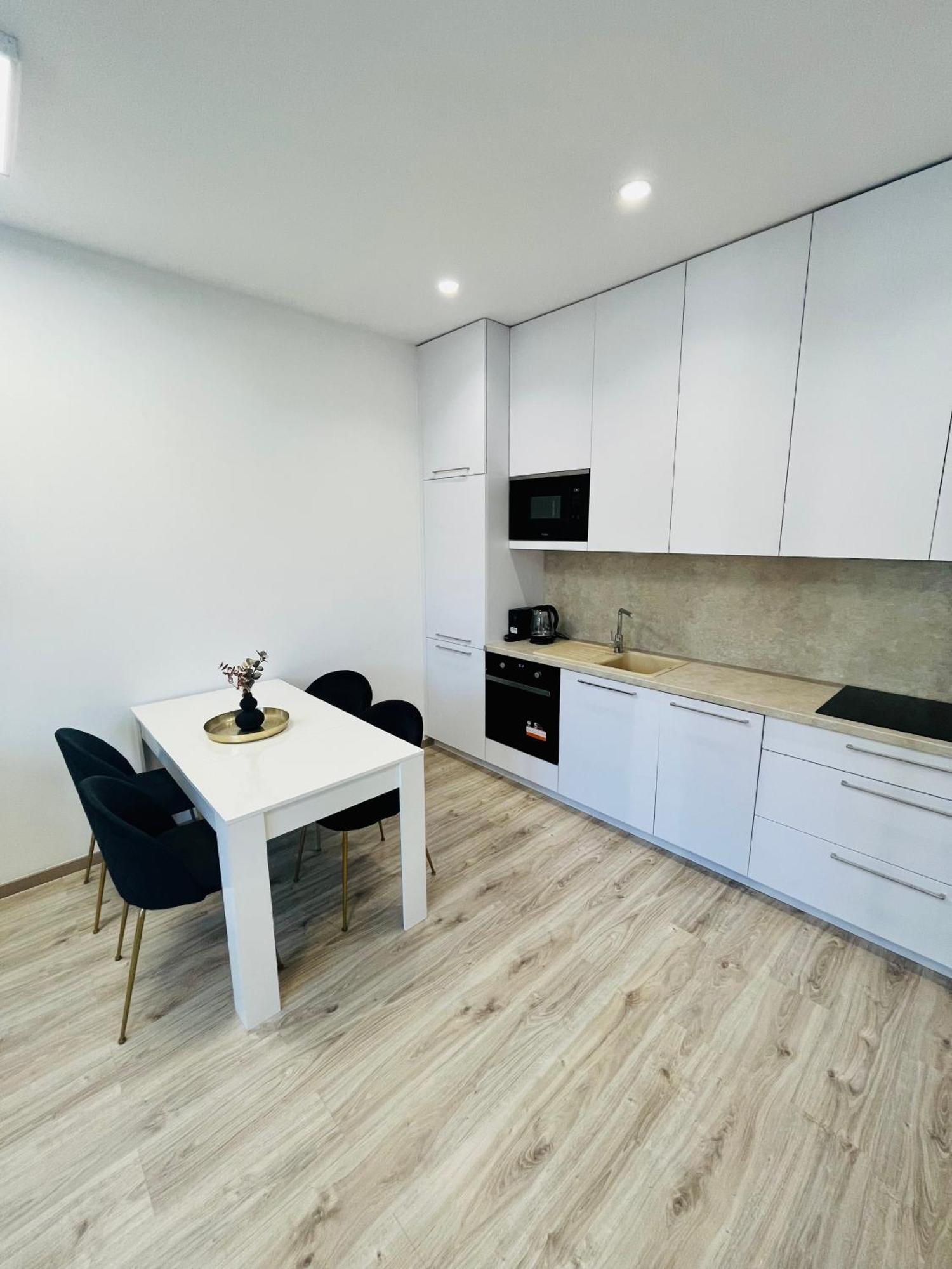 Apartment Riviera Centrum, Private Parking And Smart Check In 班斯卡-比斯特里察 外观 照片