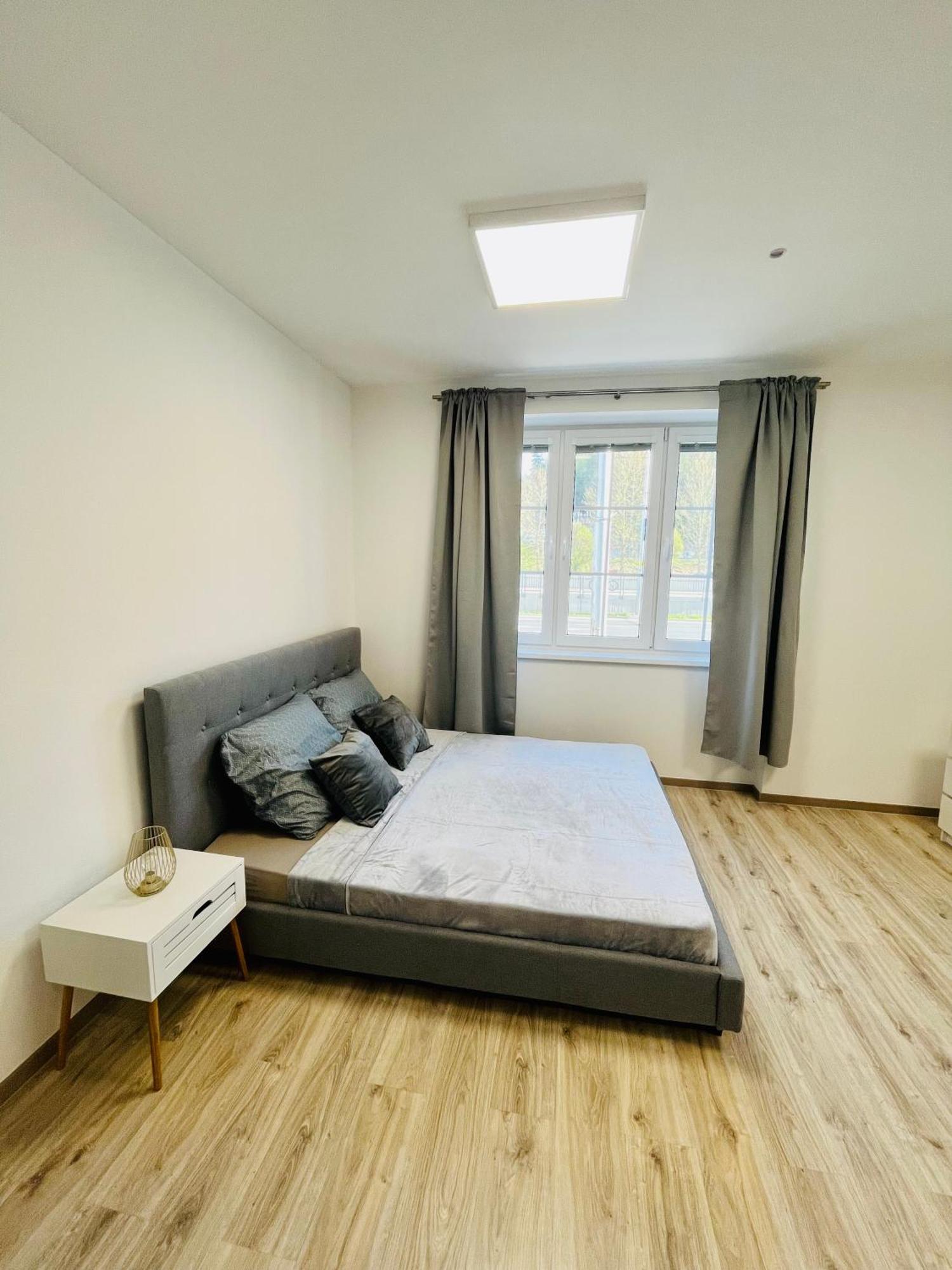Apartment Riviera Centrum, Private Parking And Smart Check In 班斯卡-比斯特里察 外观 照片