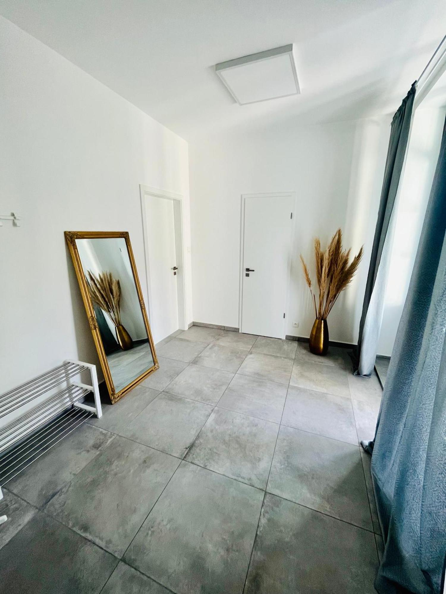 Apartment Riviera Centrum, Private Parking And Smart Check In 班斯卡-比斯特里察 外观 照片