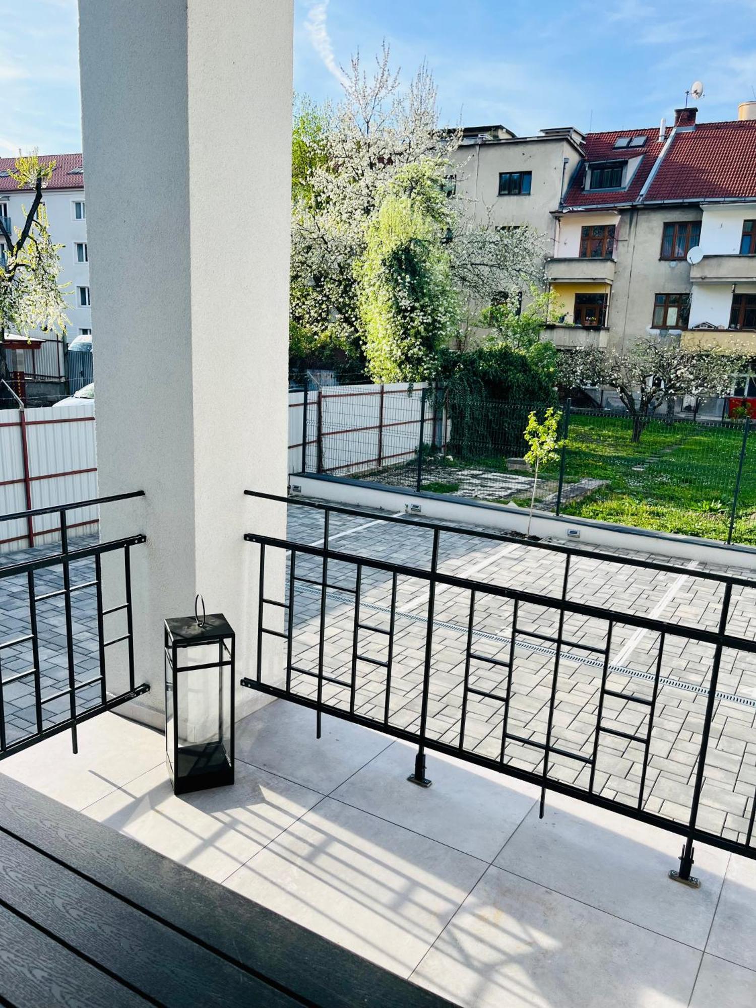 Apartment Riviera Centrum, Private Parking And Smart Check In 班斯卡-比斯特里察 外观 照片